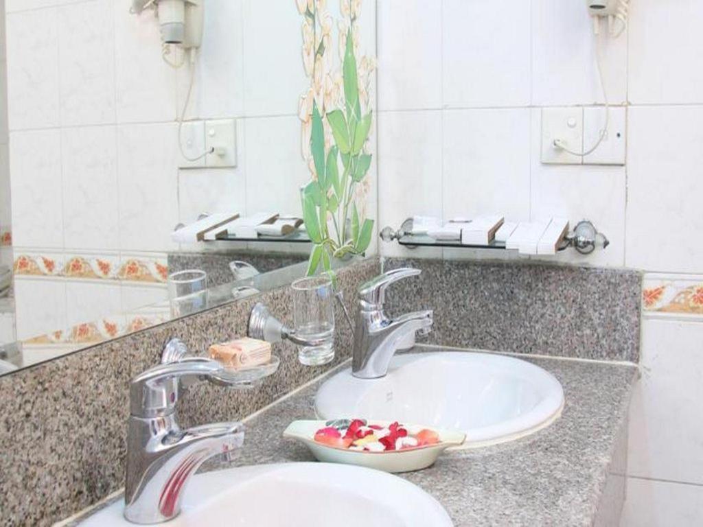 Excel Palace Hotel Rangun Kültér fotó